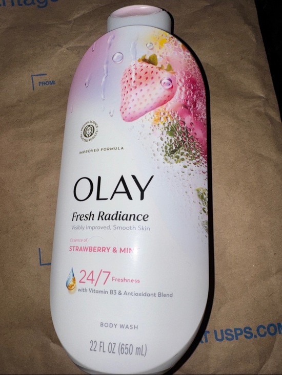 OLAY Other - OLAY Fresh Radiance Strawberry & Mint Body Wash - White, Pink